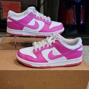 Nike Dunks Pink and White Low Sneakers